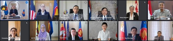 Thúc đẩy quan hệ hợp tác ASEAN - Canada Các đại biểu dự cuộc họp Ủy ban hợp tác chung ASEAN - Canada (ACJCC) lần thứ 10 theo hình thức trực tuyến. Ảnh: TTXVN phát