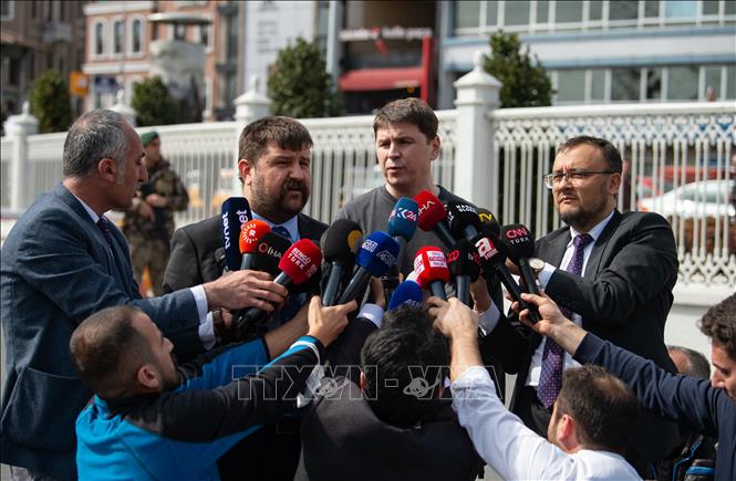 Các nhà đàm phán Ukraine phát biểu với báo giới sau cuộc đàm phán với phái đoàn Nga tại Istanbul, Thổ Nhĩ Kỳ, ngày 29-3-2022. Ảnh: AFP/TTXVN