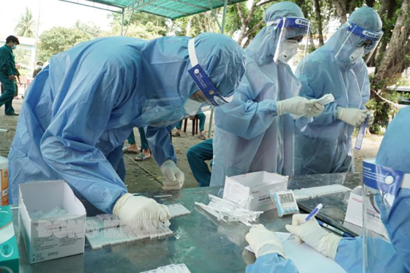 Sáng 3-4-2022, tỉnh có 112 ca mắc Covid-19 Test nhanh tầm soát Covid-19.