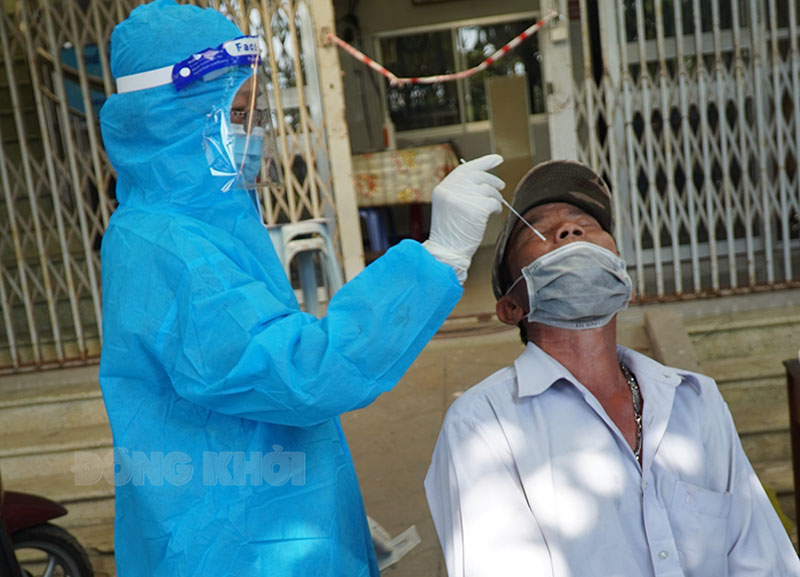 Sáng 11-4-2022, tỉnh có 54 ca mắc Covid-19 Test nhanh tầm soát Covid-19.