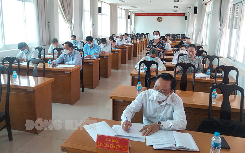 Sơ kết công tác Mặt trận quý I, triển khai nhiệm vụ công tác tháng 4-2022 Đại biểu thảo luận, góp ý kiến cho công tác MT trong tháng 4-2022.