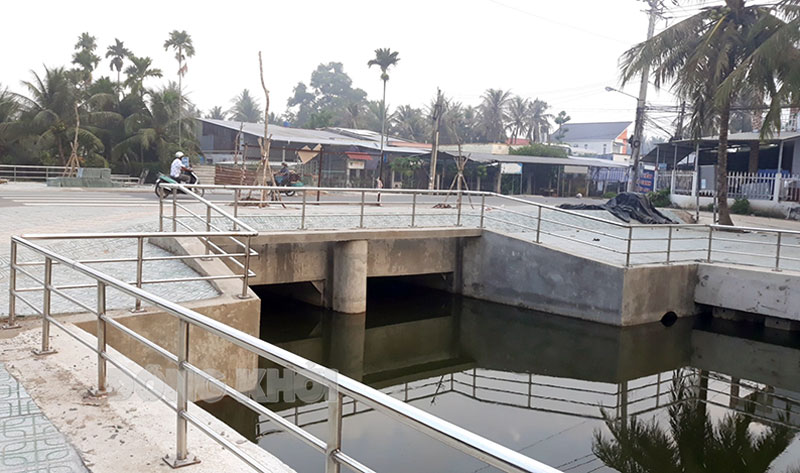 Cầu Phú Dân đã được thay cống kiên cố đảm bảo an toàn giao thông. Ảnh: H. Hiệp