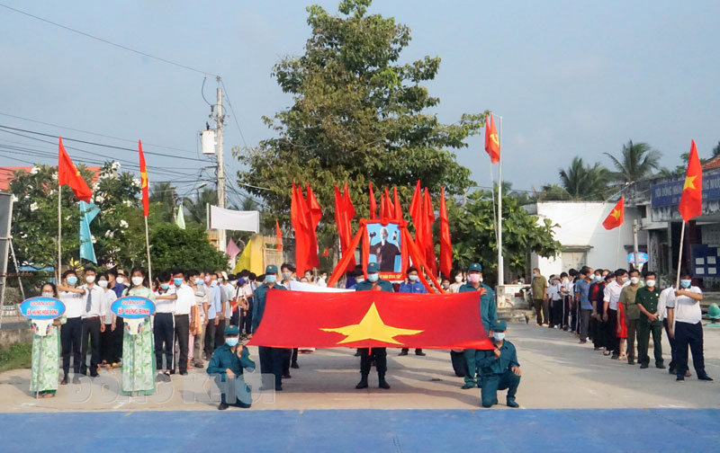 Đại hội TDTT xã Hưng Nhượng (huyện Giồng Trôm) diễn ra sôi nổi.