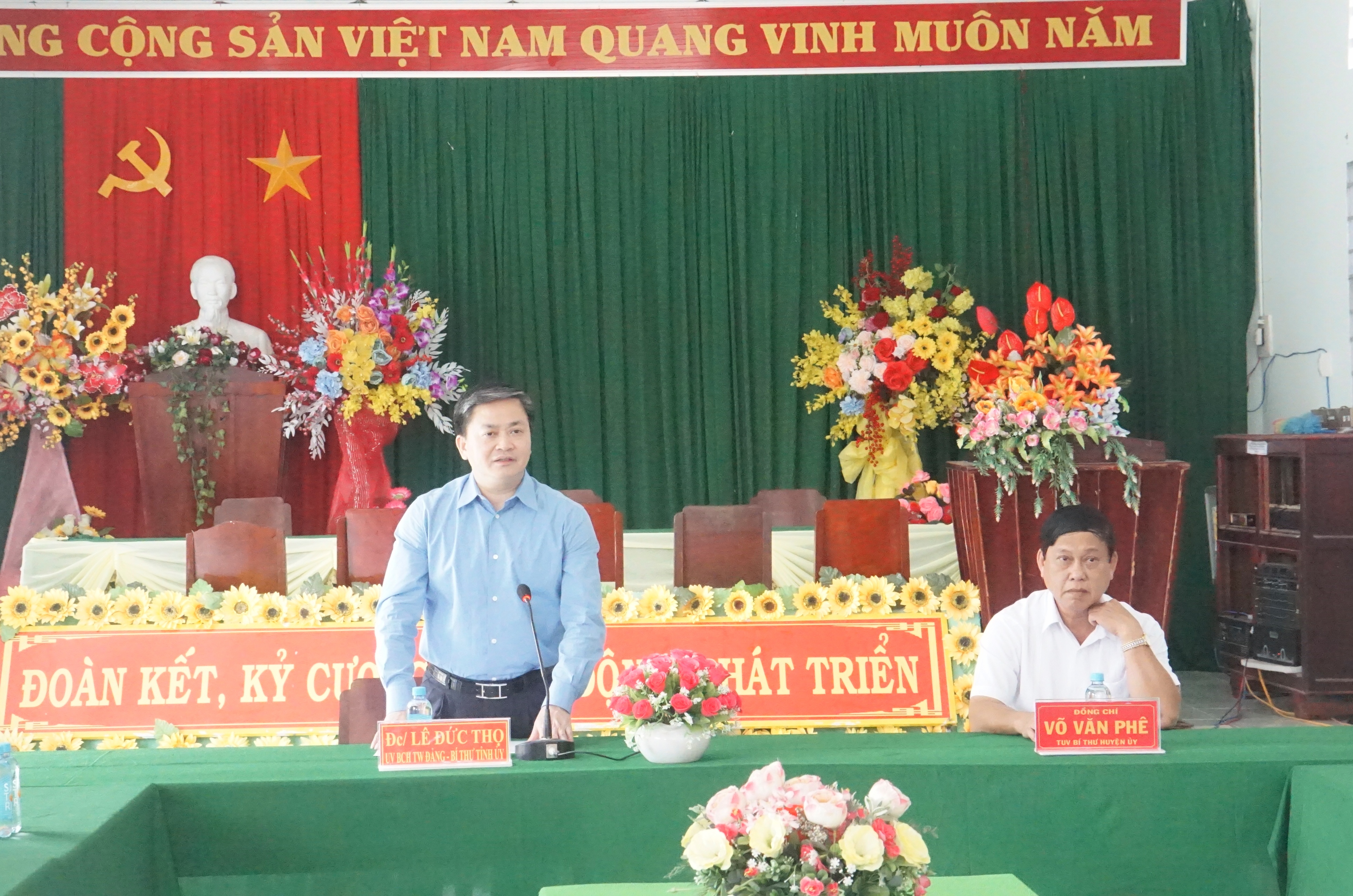 Ủy viên Trung ương Đảng - Bí thư Tỉnh ủy Lê Đức Thọ phát biểu tại buổi làm việc tại xã Bảo Thạnh.