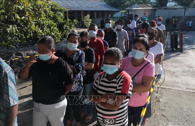 Người dân xếp hàng chờ bỏ phiếu trong cuộc bầu cử tổng thống thứ 5 ở Dili, Timor Leste, ngày 19-3-2022. Ảnh: AFP/TTXVN