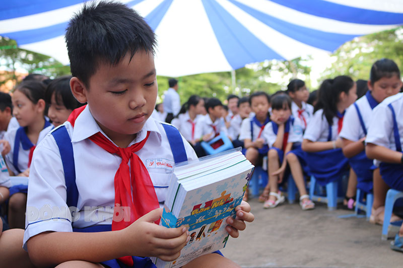 Triển khai tiêm vắc-xin cho trẻ từ 5 đến dưới 12 tuổi Ngày 27-4-2022, tỉnh triển khai đợt tiêm vắc-xin đầu tiên cho trẻ từ 5 đến dưới 12 tuổi.