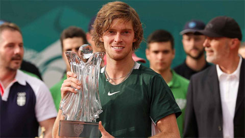 Rublev đoạt ba chức vô địch từ đầu năm, gồm hai ATP 250 và một ATP 500