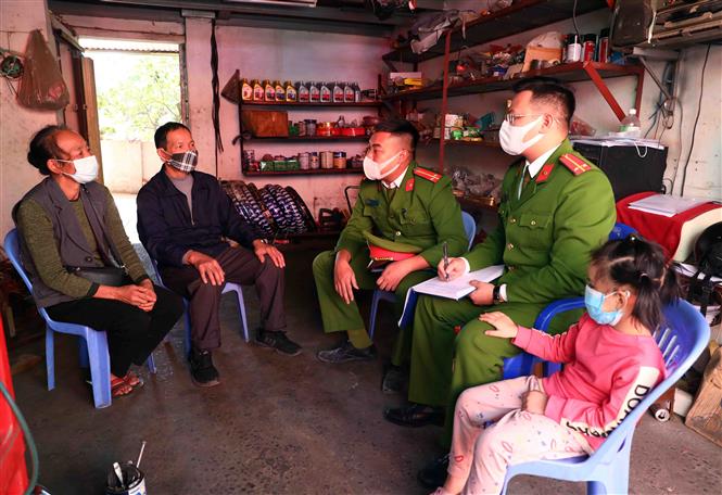 Điều chỉnh mức trợ cấp hằng tháng đối với cán bộ công an đã xuất ngũ Bộ Công an điều chỉnh mức trợ cấp hằng tháng đối với cán bộ công an đã xuất ngũ. Ảnh: TTXVN