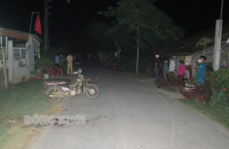 Hiện trường vụ tại nạn tại huyện Ba Tri (Ảnh do Cảnh sát giao thông cung cấp).