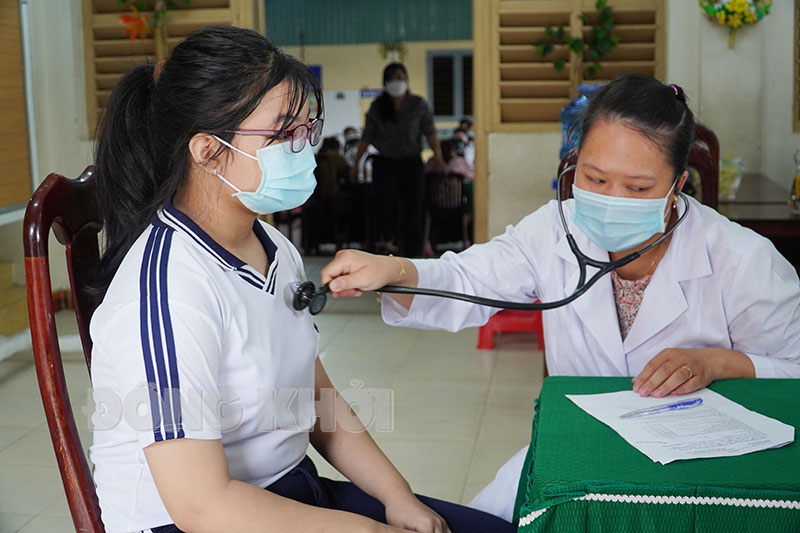 Chiều 8-5-2022, tỉnh có 4 ca mắc Covid-19 Khám sàng lọc trước tiêm chủng vắc-xin Covid-19.