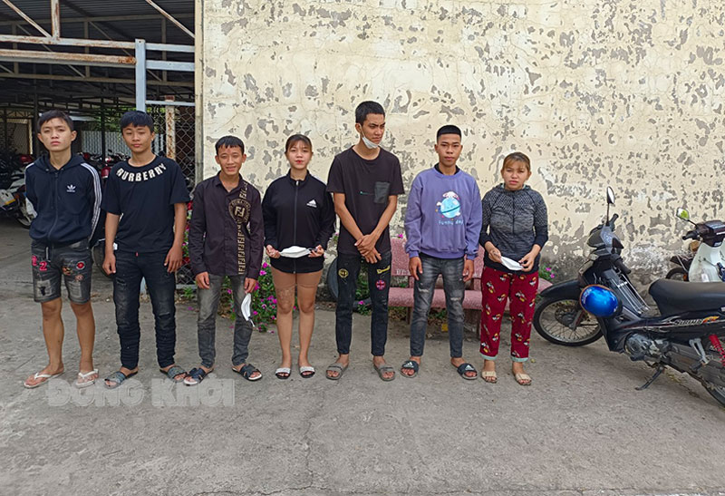 Tóm gọn băng cướp tuổi teen sau một ngày gây án Nhóm cướp tài sản tại cơ quan công an.