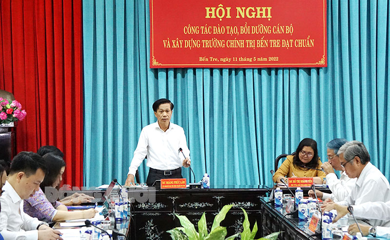 PGS. TS Hoàng Phúc Lâm - Phó giám đốc Học viện Chính trị quốc gia Hồ Chí Minh nêu ý kiến tại buổi làm việc.