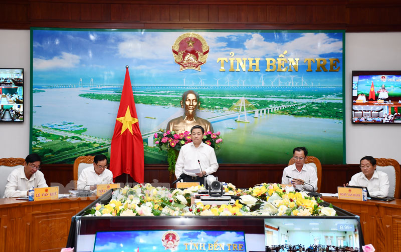 Bí thư Tỉnh ủy Lê Đức Thọ phát biểu chỉ đạo tại hội nghị.