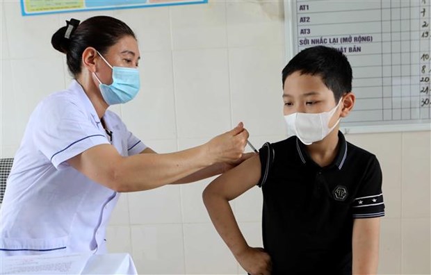 Tiêm vaccine phòng COVID-19 cho trẻ em tại tỉnh Thái Bình. Ảnh: Thế Duyệt/TTXVN