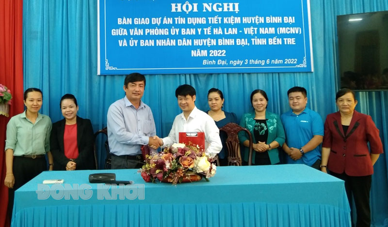 Ký kết bàn giao Dự án.