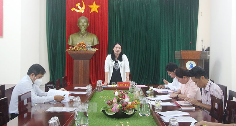 Phó chủ tịch UBND tỉnh Nguyễn Thị Bé Mười phát biểu.