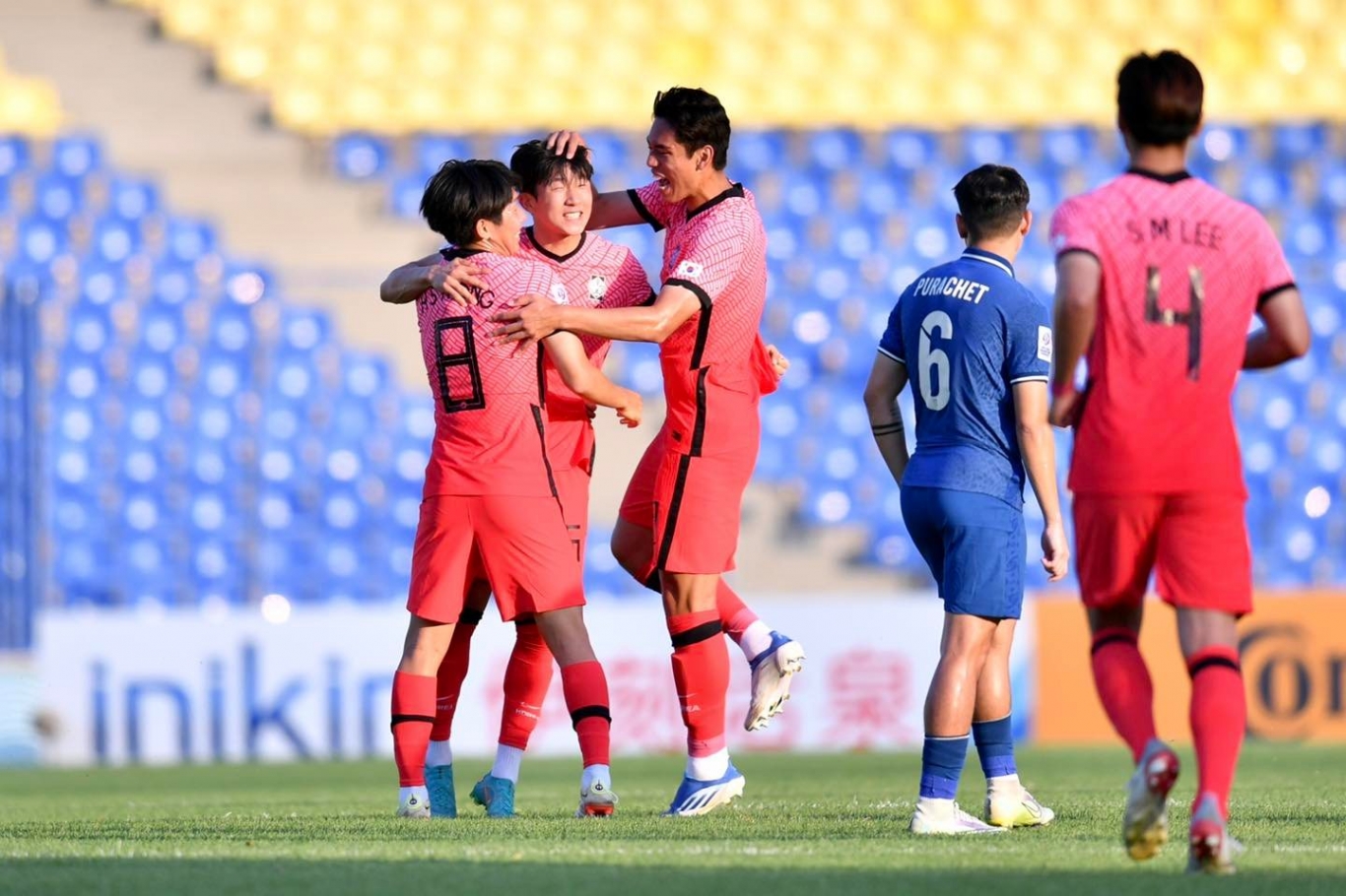 U23 Việt Nam hiên ngang vào tứ kết giải U23 châu Á 2022 U23 Thái Lan bị loại từ vòng bảng VCK U23 châu Á