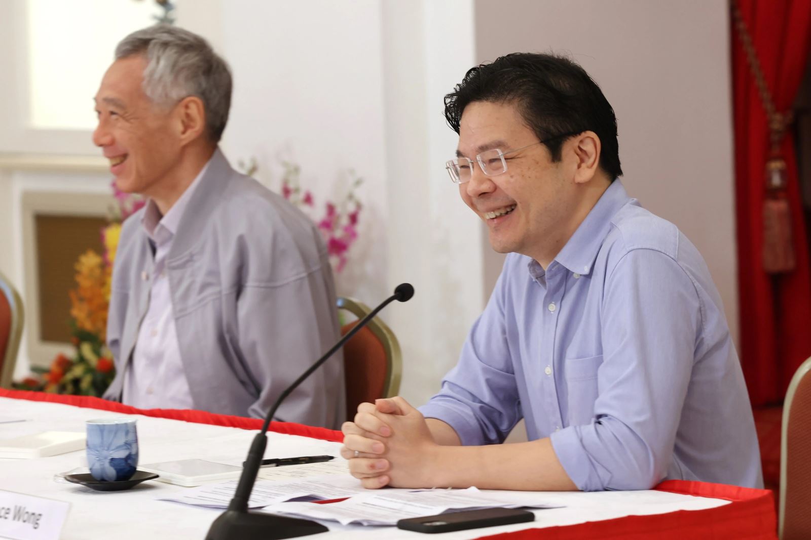 Ông Lawrence Wong giữ cương vị quyền Thủ tướng Singapore Quyền Thủ tướng Singapore Lawrence Wong (bên phải). Ảnh: Bưu điện Hoa Nam buổi sáng.