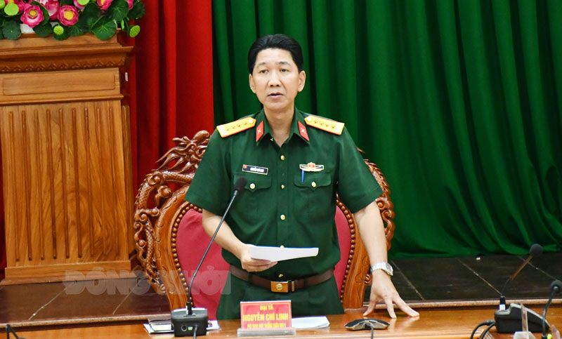 Đại tá Nguyễn Chí Linh phát biểu tại buổi làm việc.