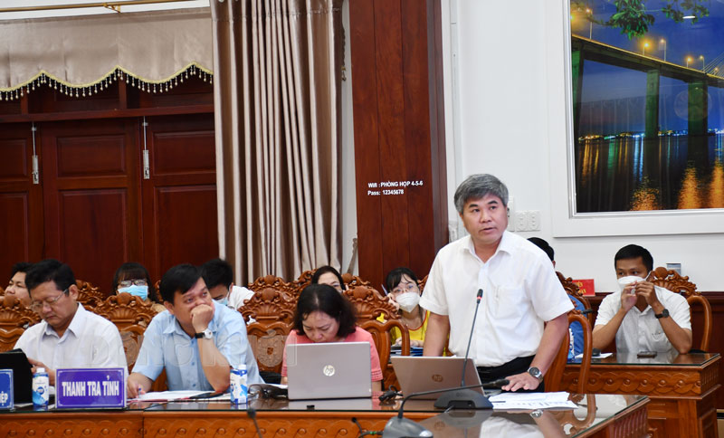 Hội nghị phân tích, đánh giá các chỉ số: PAPI, PCI, PAR INDEX và SIPAS năm 2021 Giám đốc Sở Kế hoạch và Đầu tư Nguyễn Văn Phúc báo cáo kết quả thực hiện các chỉ số PCI, PAPI, SIPAS, PAR INDEX của tỉnh năm 2021.