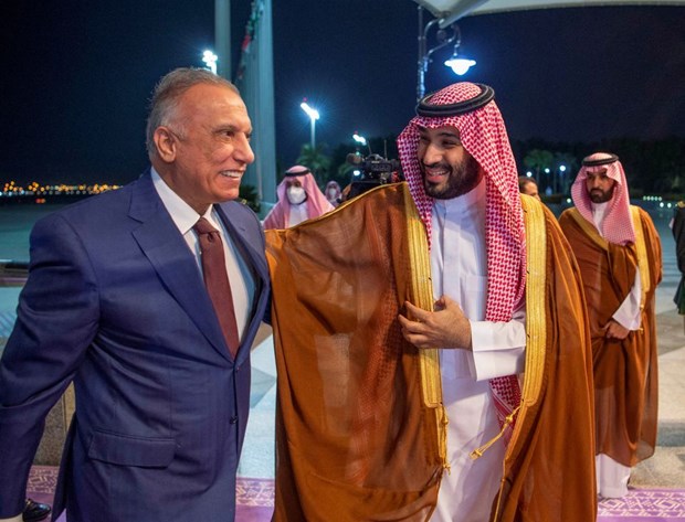 Thủ tướng Iraq Mustafa al-Kadhemi gặp Thái tử Saudi Arabia, Mohammed bin Salman. (Nguồn: Reuters)
