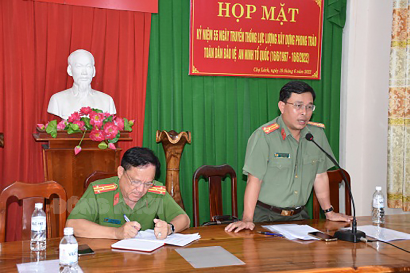 Thượng tá Phạm Thanh Tùng phát biểu tại buổi kiểm tra. Ảnh: Minh Tú