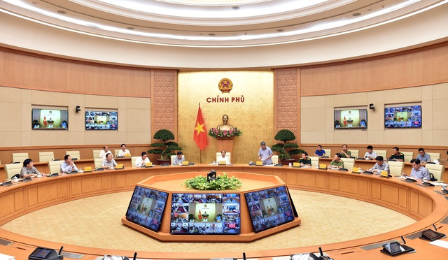 Phó thủ tướng Lê Văn Thành chủ trì cuộc họp trực tuyến về phòng, chống cơn bão số 1. Ảnh: VGP/Đức Tuân