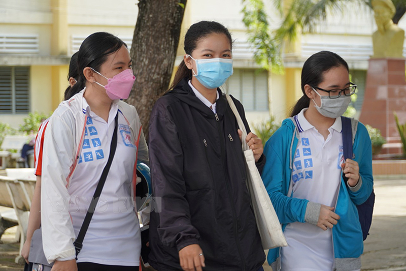 Trách nhiệm của thí sinh tại kỳ thi tốt nghiệp THPT Thí sinh tại điểm thi Trường THPT Nguyễn Đình Chiểu.