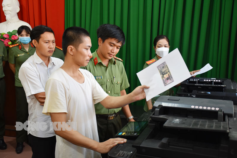 Thực nghiệm điều tra vụ án làm, tàng trữ, lưu hành tiền giả liên tỉnh.