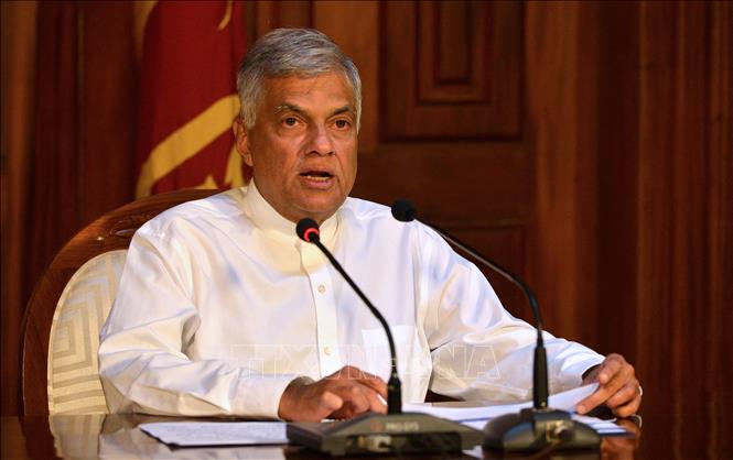 Thủ tướng Sri Lanka Ranil Wickremesinghe phát biểu trong một cuộc họp báo ở thủ đô Colombo ngày 21-4-2019. Ảnh: AFP/TTXVN