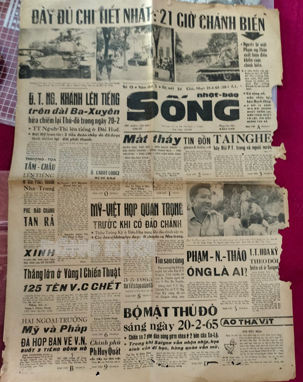 Tờ báo đưa tin về Đại tá Phạm Ngọc Thảo xuất bản năm 1965. Ảnh: A. Nguyệt