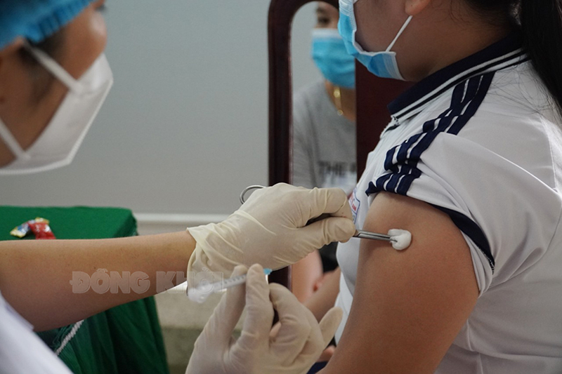 Ngày 17-7-2022, tỉnh có 10 trường hợp đang điều trị Covid-19 Tiêm chủng vắc-xin phòng Covid-19.
