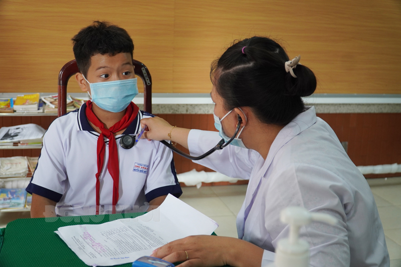 Ngày 21-7-2022, tỉnh có 15 trường hợp đang điều trị Covid-19 Khám sàng lọc trước tiêm chủng vắc-xin Covid-19.