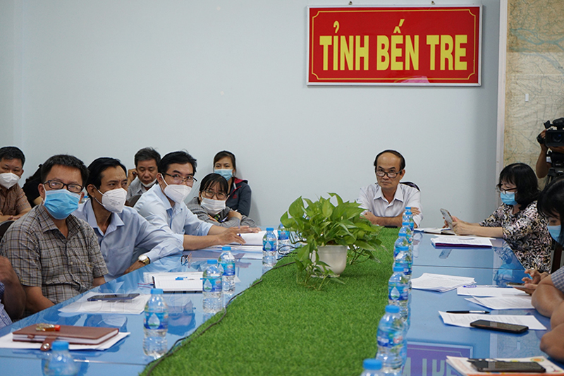 Hội nghị toàn quốc về tăng cường phòng chống dịch bệnh và công tác tiêm chủng Đại biểu dự hội nghị tại điểm cầu Sở Y tế Bến Tre.