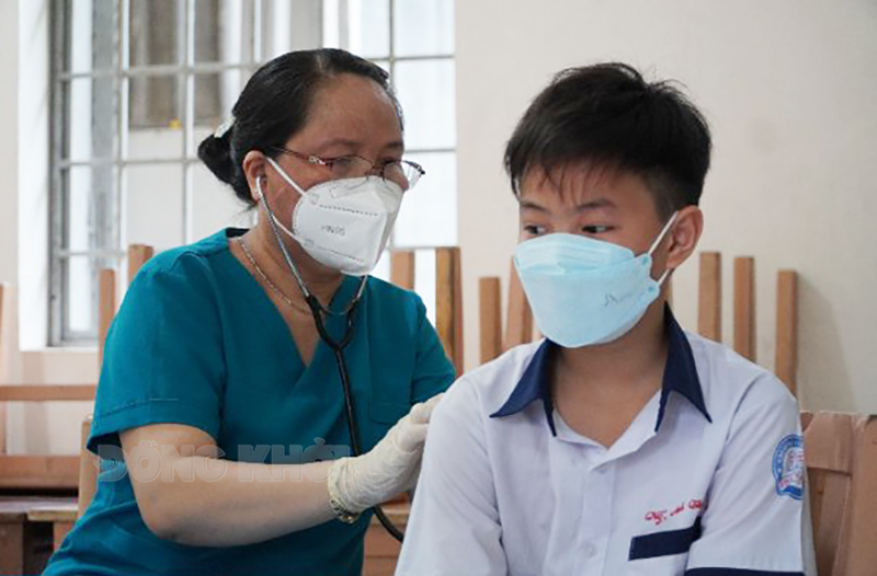Ngày 23-7-2022, tỉnh có 20 trường hợp đang điều trị Covid-19 Khám sàng lọc trước tiêm chủng vắc-xin Covid-19.