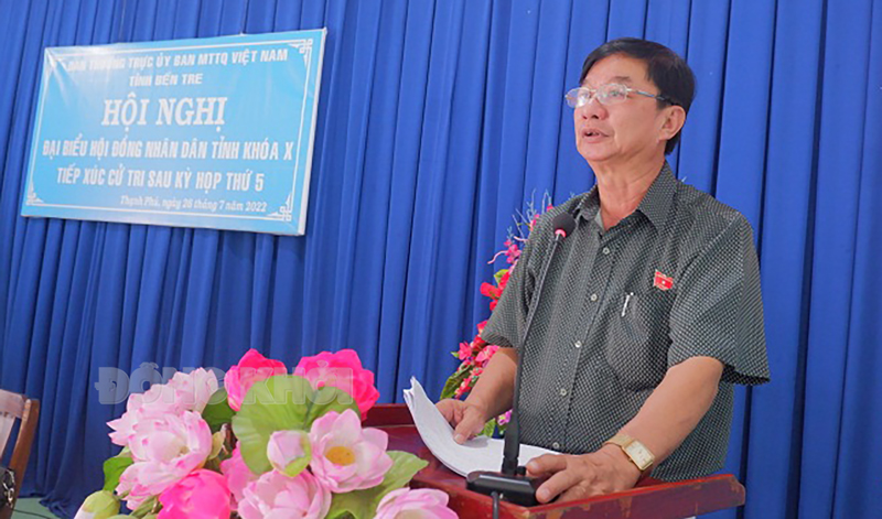 Phó chủ tịch HĐND tỉnh Lê Văn Khê phát biểu. Ảnh: Minh Mừng