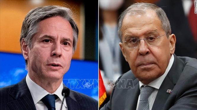 Ngoại trưởng Mỹ Antony Blinken (trái) và Ngoại trưởng Nga Sergei Lavrov (phải). Ảnh: CNN/TTXVN