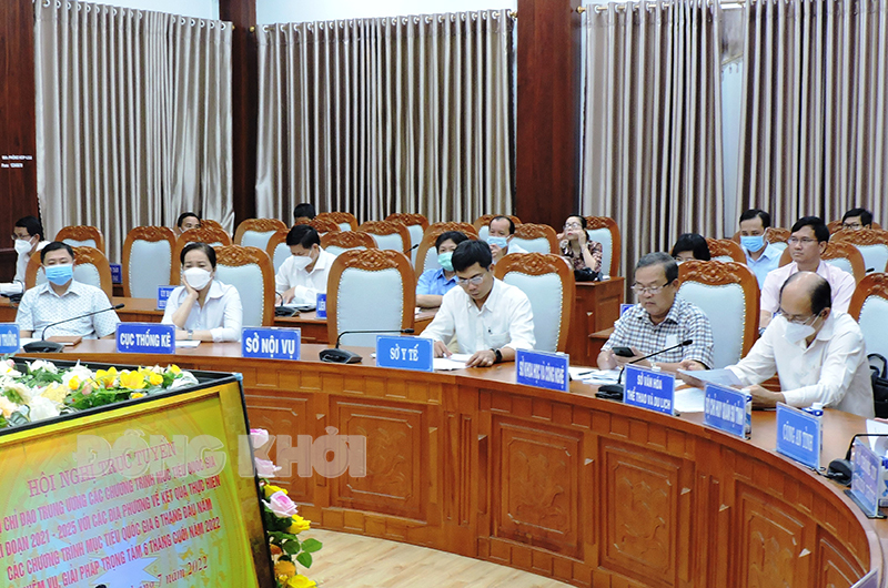 Hội nghị trực tuyến về tiến độ triển khai các chương trình mục tiêu quốc gia 6 tháng đầu năm 2022 Đại biểu tham dự hội nghị tại điểm cầu tỉnh Bến Tre.