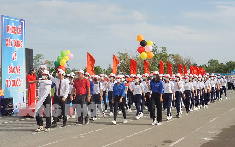 Các đoàn thể thao tham gia diễu hành tại lễ khai mạc Đại hội.