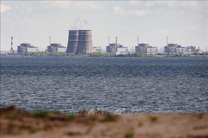 Toàn cảnh Nhà máy điện hạt nhân Zaporizhzhia ở Enerhodar, Ukraine. Ảnh tư liệu: AFP/TTXVN