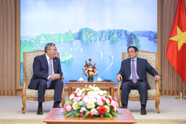 Tiếp Phó Thủ tướng, Bộ trưởng Bộ Ngoại giao Kazakhstan Mukhtar Tileuberdi, Thủ tướng Phạm Minh Chính khẳng định, Việt Nam luôn coi trọng quan hệ hữu nghị truyền thống và hợp tác nhiều mặt với Kazakhstan - Ảnh: VGP/Nhật Bắc