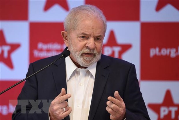 Trong ảnh (tư liệu): Cựu Tổng thống Brazil Luiz Inacio Lula da Silva phát biểu tại cuộc họp báo ở Brasilia ngày 8-10-2021. Ảnh: AFP/TTXVN