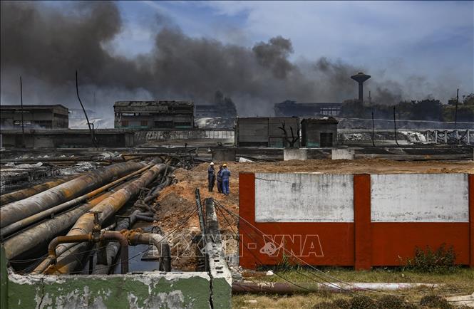 Cảng dầu Matanzas, Cuba bị phá hủy một phần sau vụ hỏa hoạn, ngày 10-8-2022. Ảnh: AFP/TTXVN