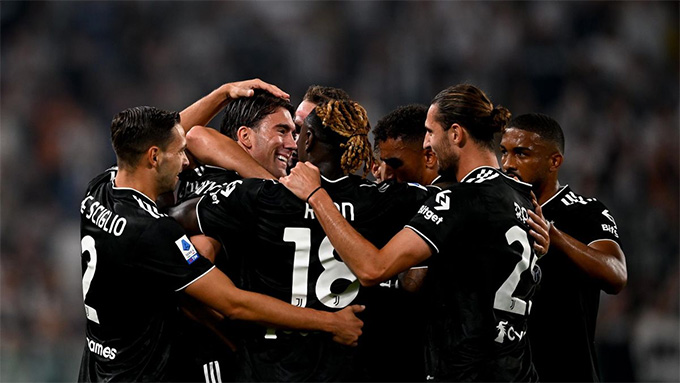 Juventus có chiến thắng để bám sát ngôi đầu bảng