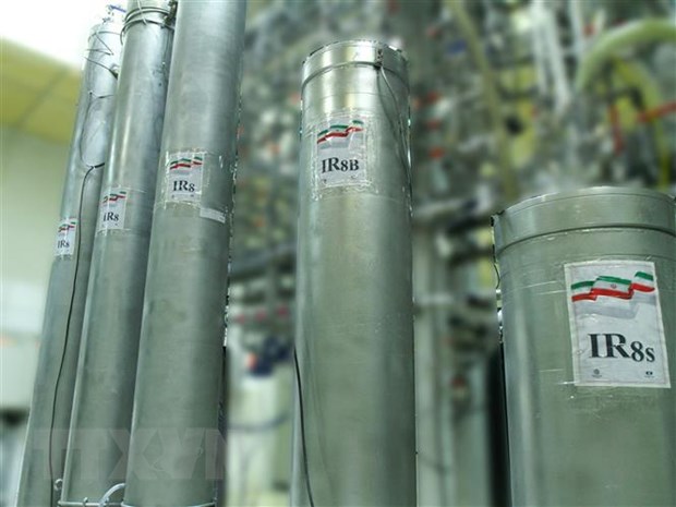 Các máy ly tâm bên trong cơ sở hạt nhân Natanz, Iran. (Ảnh: AFP/TTXVN)