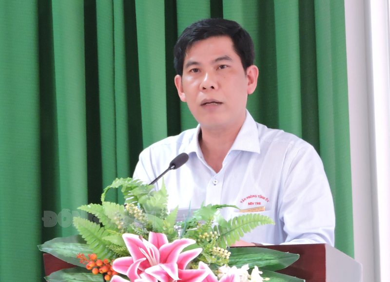 Chánh văn phòng Tỉnh ủy Nguyễn Thái Bình phát biểu bế giảng lớp bồi dưỡng.