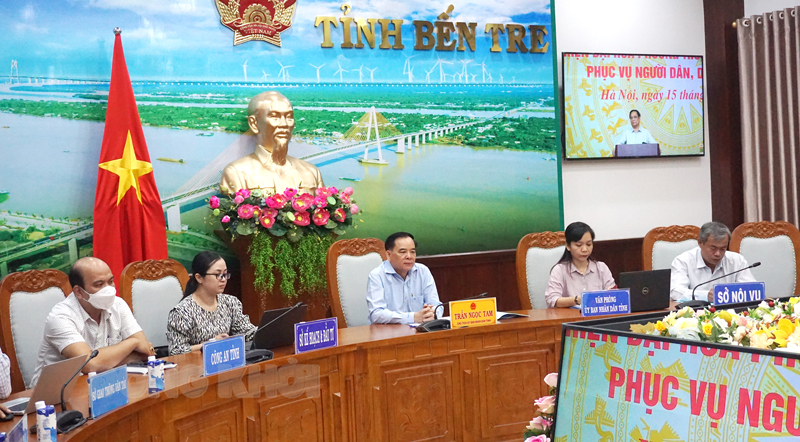 Hội nghị trực tuyến toàn quốc về đẩy mạnh cải cách thủ tục hành chính Đại biểu dự hội nghị tại điểm cầu tỉnh.