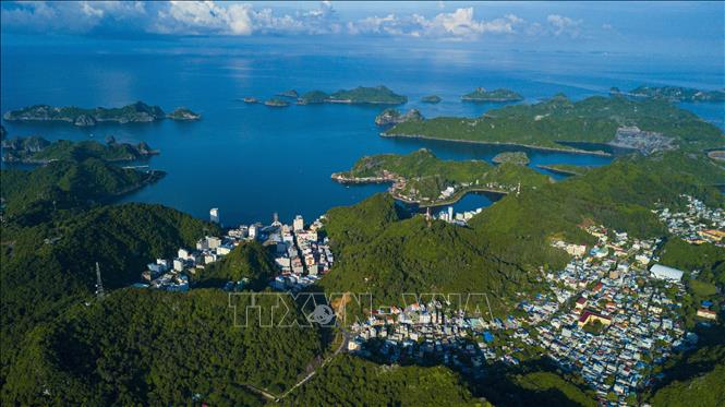 Quần đảo Cát Bà (Hải Phòng) bao gồm 367 đảo lớn nhỏ. Ảnh: Minh Đức/TTXVN