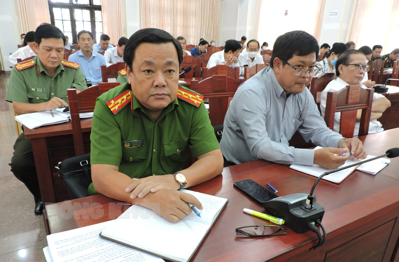 Tổng kết 15 năm thực hiện Chỉ thị số 17-CT/TW của Ban Bí thư khoá X Đại biểu tham dự hội nghị tại điểm cầu chính.