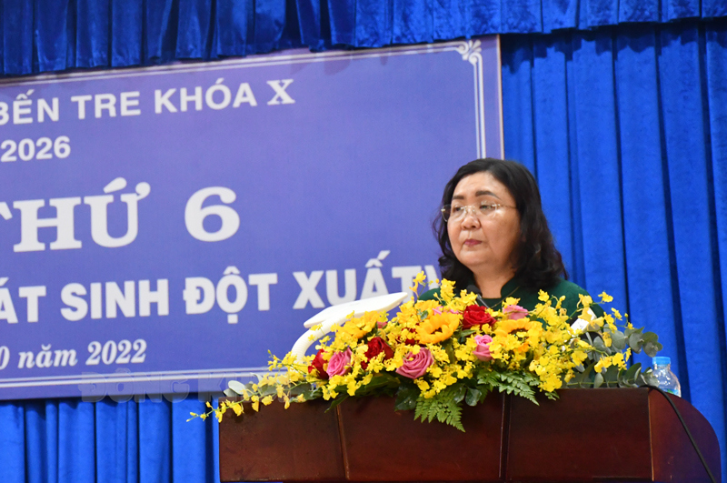Phó Bí thư Thường trực Tỉnh ủy - Chủ tịch HĐND tỉnh Hồ Thị Hoàng Yến phát biểu bế mạc kỳ họp.